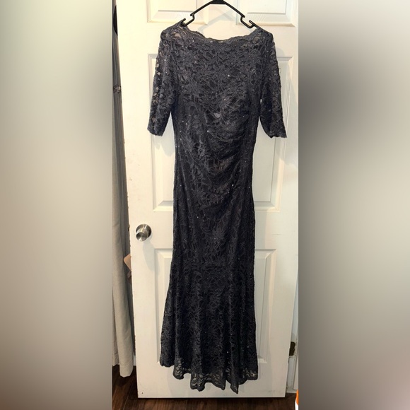 Formal Long Gown - Picture 3 of 6